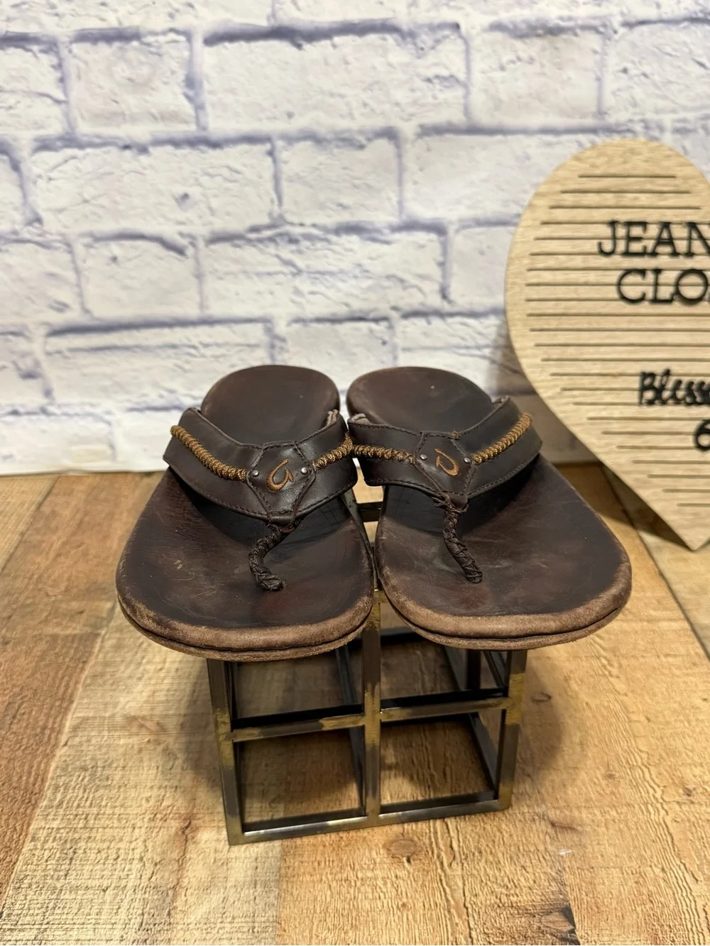 OluKai Mea Ola 9 Chestnut Brown Leather Men's Flip-Flops
